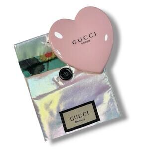 Gucci Beauty Pink Heart Mirror & Silky Pouch Set